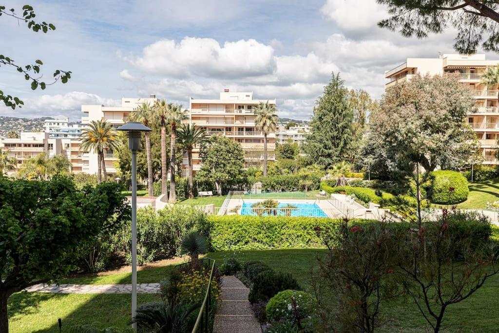 Elegant 2 Bed With Pool In Juan Les Pins