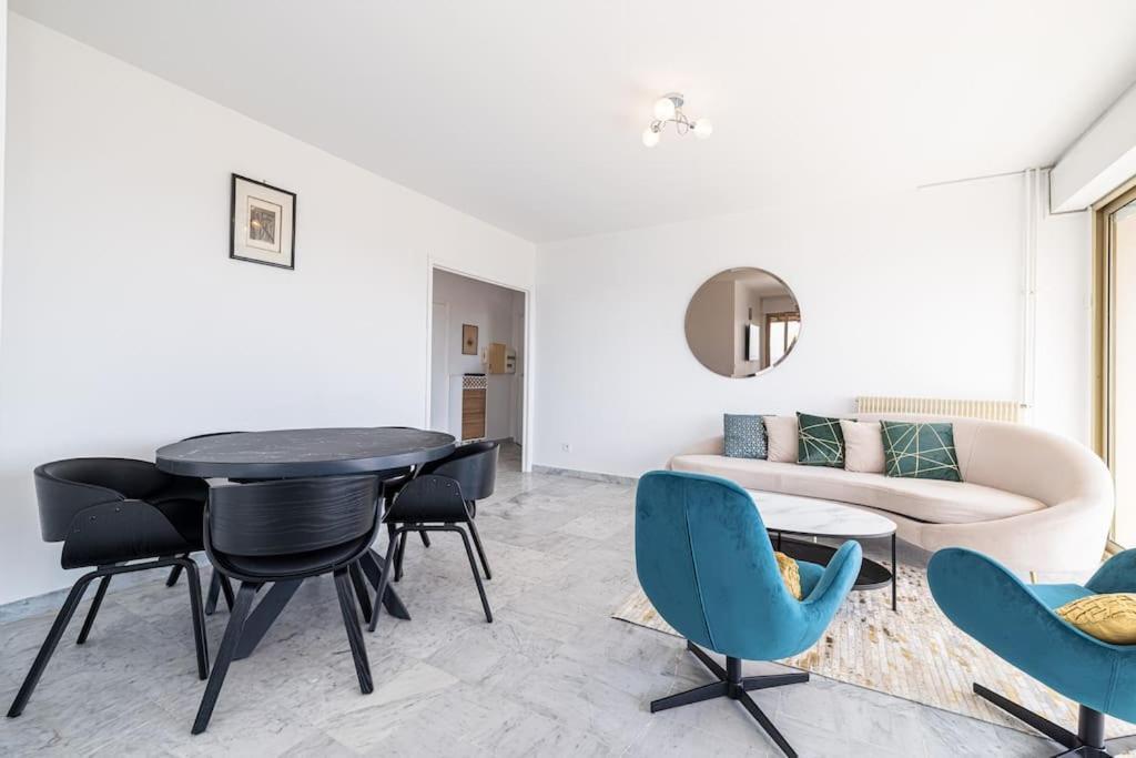 Elegant 2 Bed With Pool In Juan Les Pins