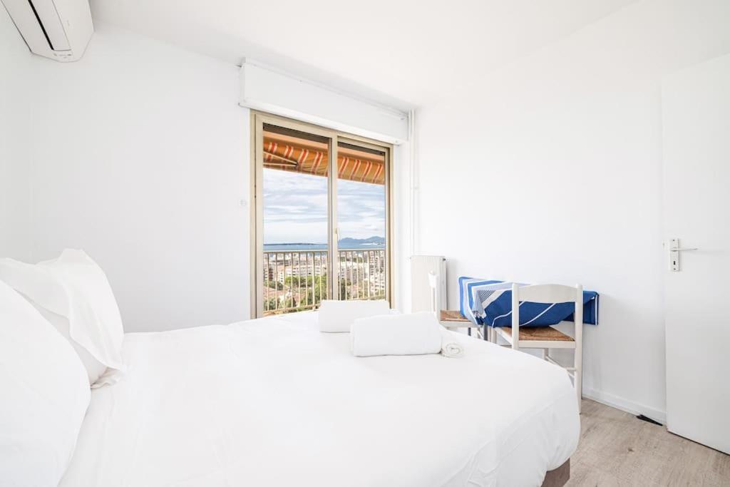 Elegant 2 Bed With Pool In Juan Les Pins Apartment
