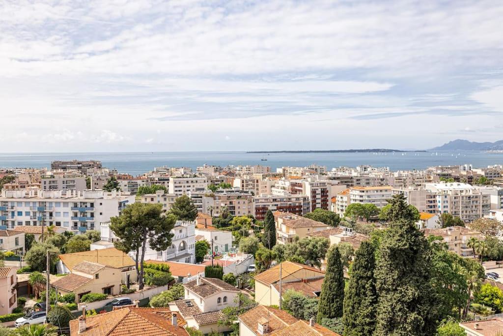 Elegant 2 Bed With Pool In Juan Les Pins Apartment