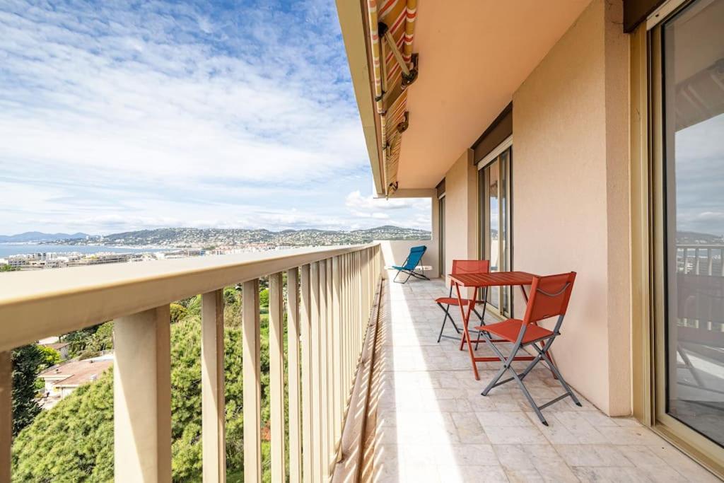 Elegant 2 Bed With Pool In Juan Les Pins Apartment *