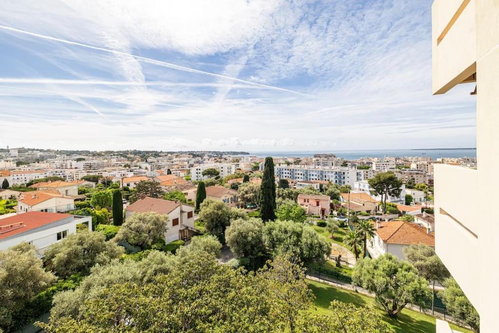 Apartment Elegant 2 Bed With Pool In Juan Les Pins